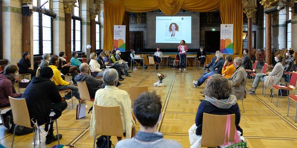 Festsaal, Publikum